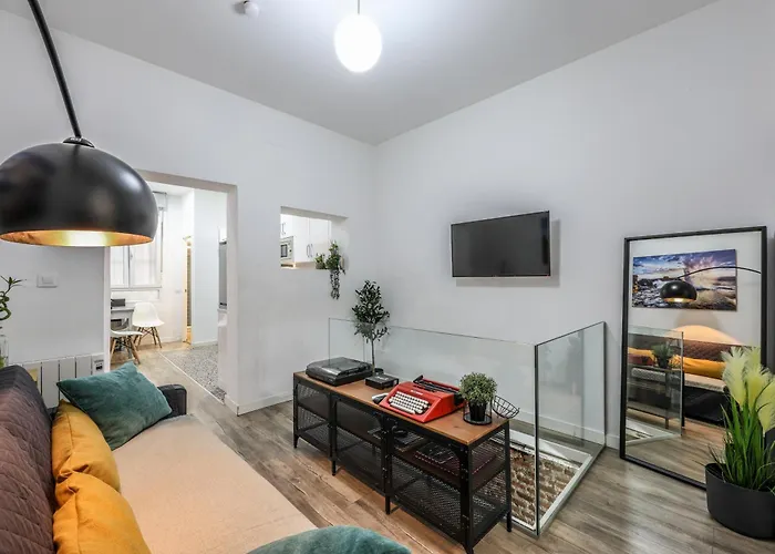 Latina Corporate Housing With Billard &Darts